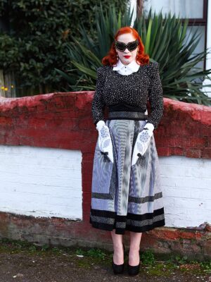 Definitive Gaze Skirt (space for three)