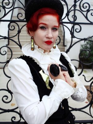 Niki Blouse SOLD OUT (Join the possible waiting list)